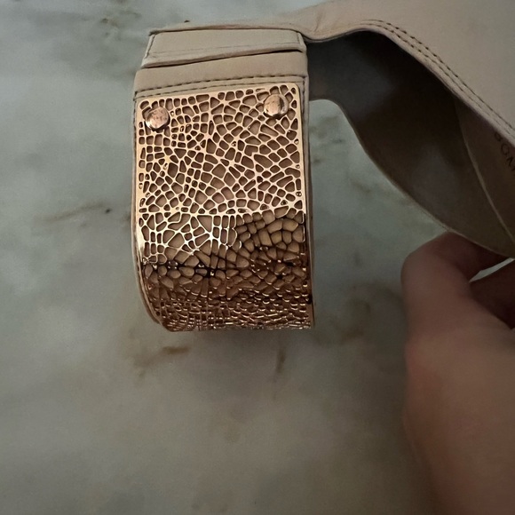 Max Azria heels 7.5 - Picture 6 of 13